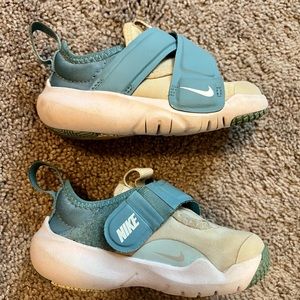 Nike Flex Advance Baby/Toddler shoes. Size 6C.